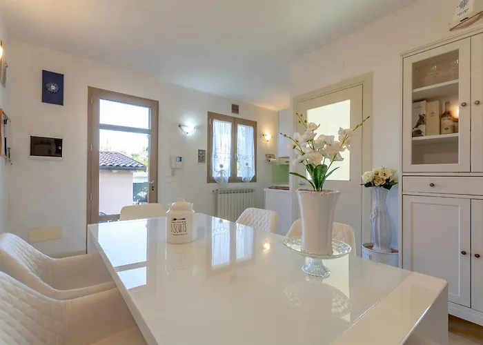 Villino Esse, Libero Su 4 Lati Piu Dependance Nel Cuore Della Versilia *