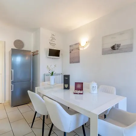 Villino Esse, Libero Su 4 Lati Dependance Nel Cuore Della Versilia Villa *