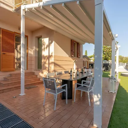Villino Esse, Libero Su 4 Lati Piu Dependance Nel Cuore Della Versilia Villa *
