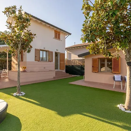 Villa Villino Esse, Libero Su 4 Lati Dependance Nel Cuore Della Versilia Marina di Pietrasanta