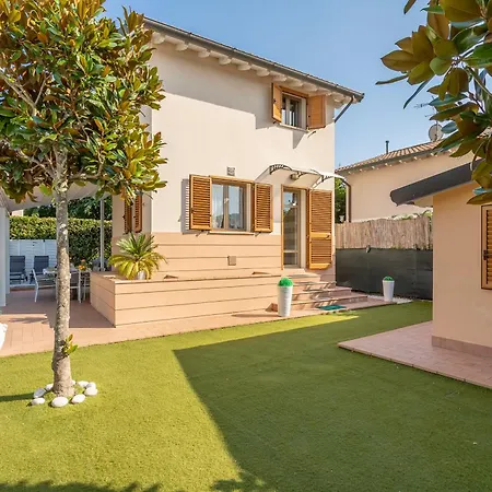 Villino Esse, Libero Su 4 Lati Dependance Nel Cuore Della Versilia *