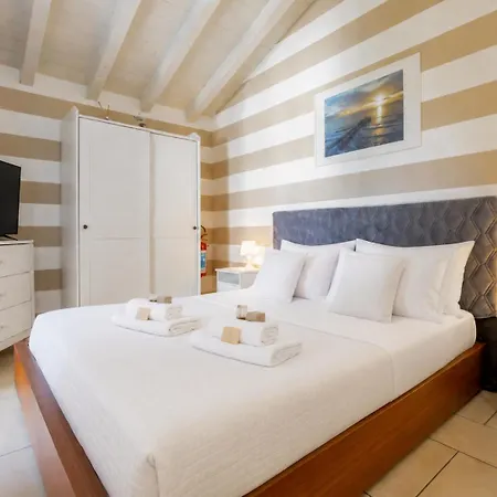 Villa Villino Esse, Libero Su 4 Lati Dependance Nel Cuore Della Versilia *