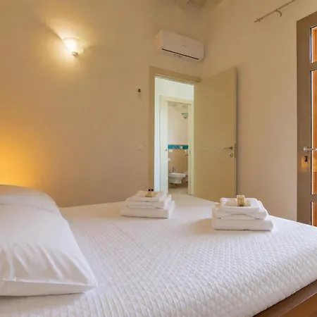 Villa Villino Esse, Libero Su 4 Lati Dependance Nel Cuore Della Versilia