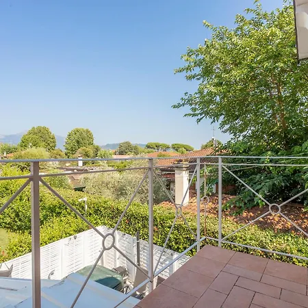 Villino Esse, Libero Su 4 Lati Piu Dependance Nel Cuore Della Versilia Vila Marina di Pietrasanta