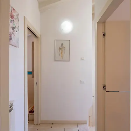 Villino Esse, Libero Su 4 Lati Dependance Nel Cuore Della Versilia *