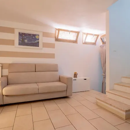 Vila Villino Esse, Libero Su 4 Lati Piu Dependance Nel Cuore Della Versilia
