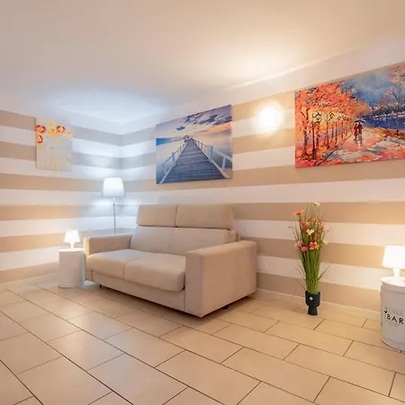 Villino Esse, Libero Su 4 Lati Dependance Nel Cuore Della Versilia Villa *