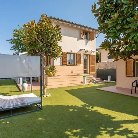 Villino Esse, Libero Su 4 Lati Dependance Nel Cuore Della Versilia Villa