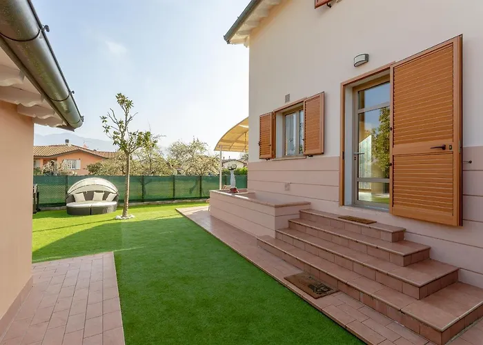 Villino Esse, Libero Su 4 Lati Piu Dependance Nel Cuore Della Versilia Villa Marina di Pietrasanta