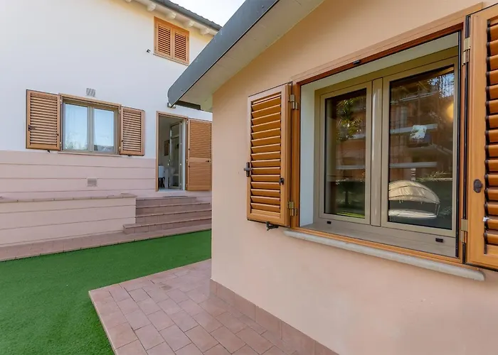 Villino Esse, Libero Su 4 Lati Piu Dependance Nel Cuore Della Versilia * Marina di Pietrasanta