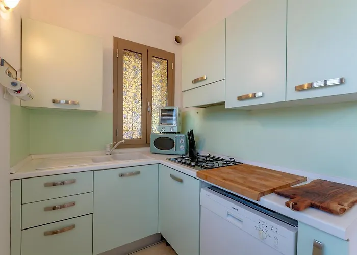 Villino Esse, Libero Su 4 Lati Piu Dependance Nel Cuore Della Versilia Villa