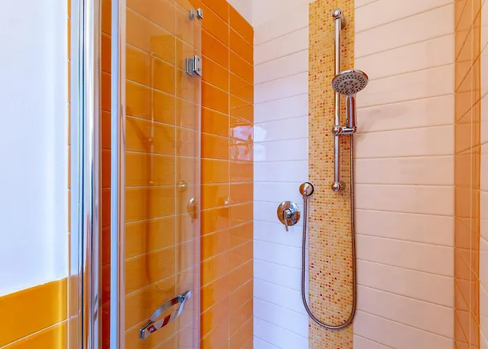 Villino Esse, Libero Su 4 Lati Piu Dependance Nel Cuore Della Versilia *