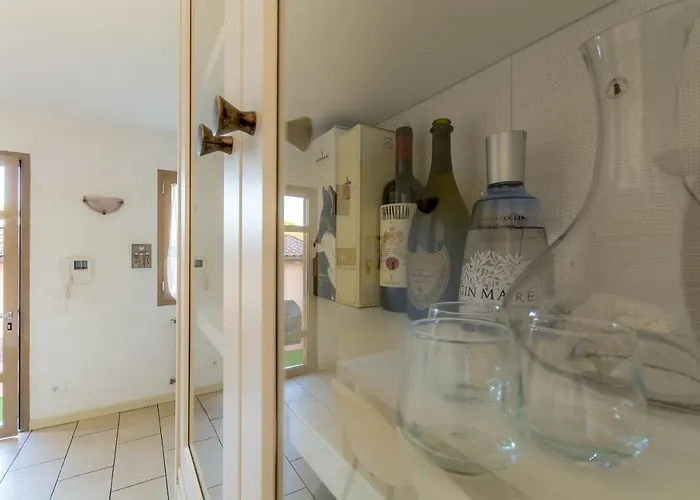 Villino Esse, Libero Su 4 Lati Piu Dependance Nel Cuore Della Versilia