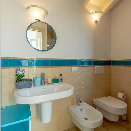 Villino Esse, Libero Su 4 Lati Piu Dependance Nel Cuore Della Versilia