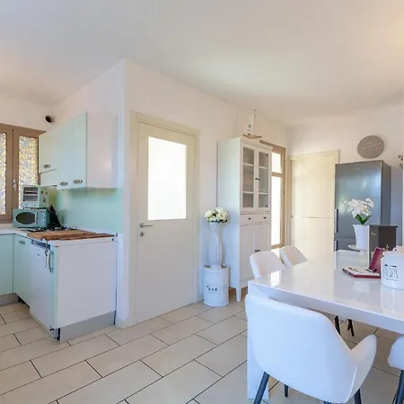 Villino Esse, Libero Su 4 Lati Piu Dependance Nel Cuore Della Versilia Villa *