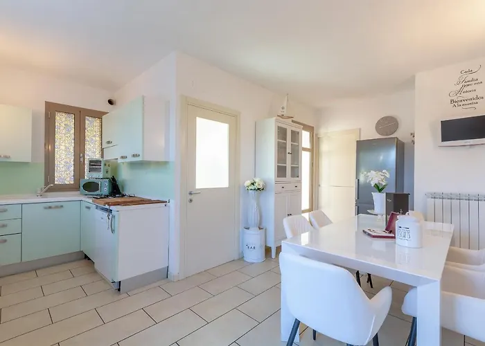 Villino Esse, Libero Su 4 Lati Piu Dependance Nel Cuore Della Versilia Villa *